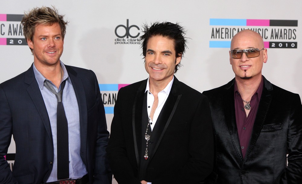 Train;<br>2010 American Music Awards - Arrivals