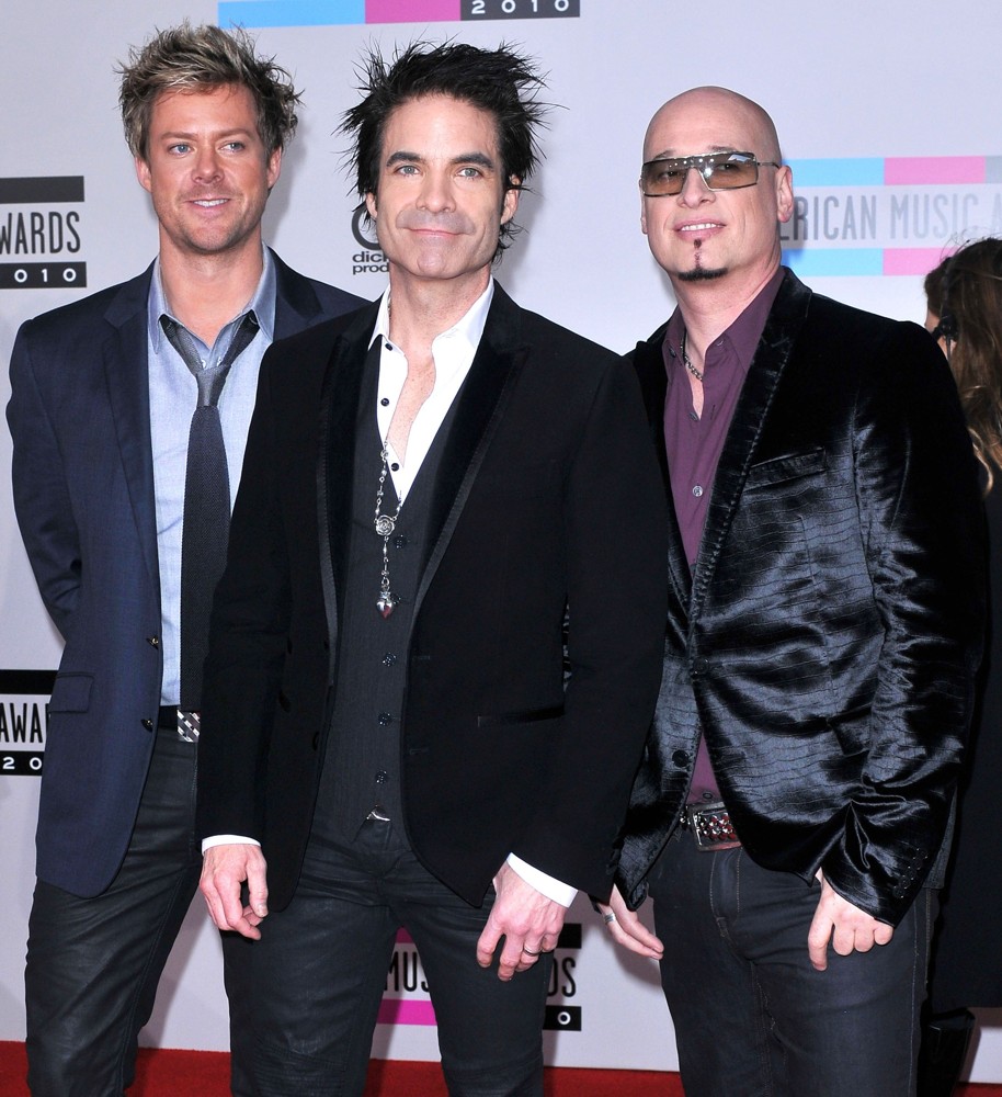 Train;<br>2010 American Music Awards - Arrivals