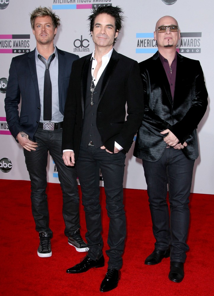 Train;<br>2010 American Music Awards - Arrivals