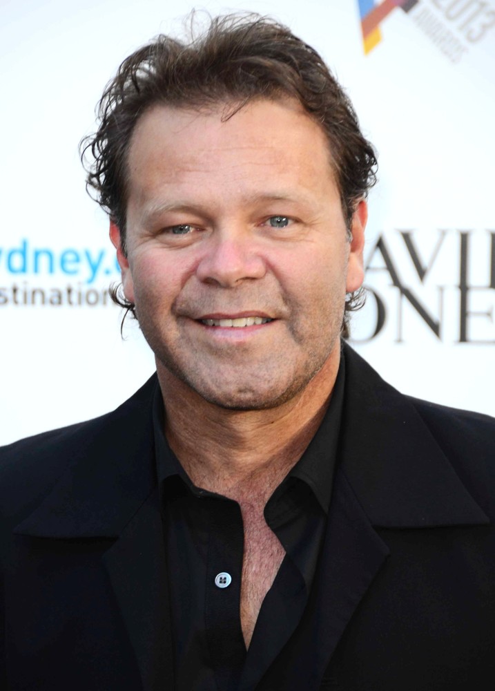 Troy Cassar-Daley;<br>27th ARIA Awards 2013 - Arrivals