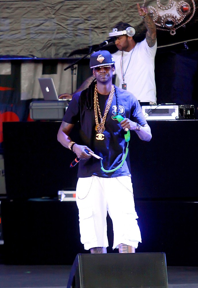 2 Chainz Picture 13 2 Chainz Performs Live as Part of His Club