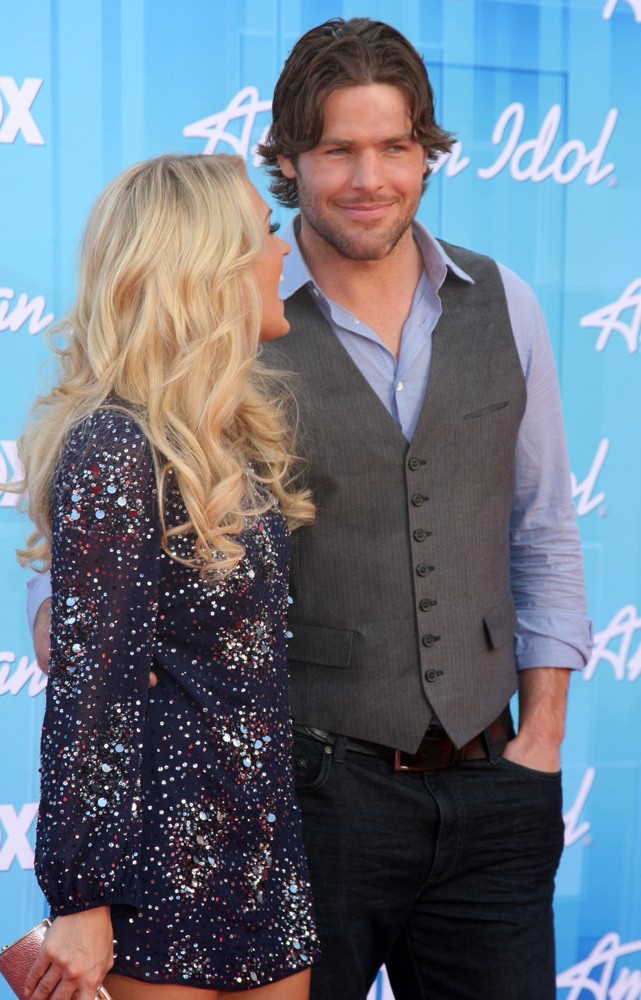 Carrie Underwood;Mike Fisher;<br>American Idol Season 11 Grand Finale Show - Arrivals