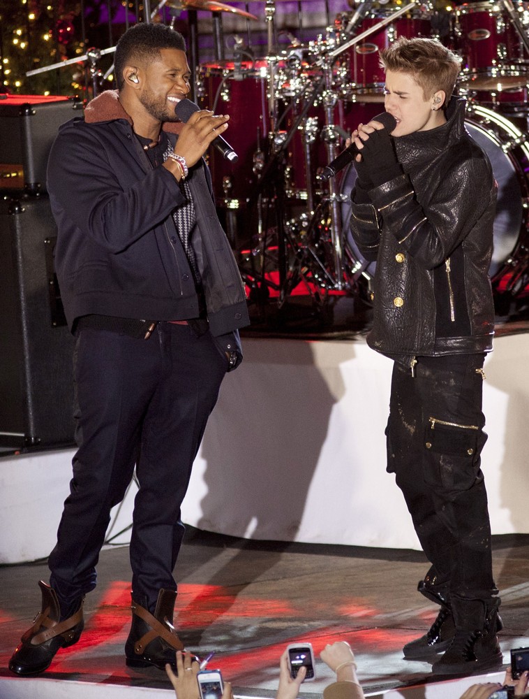 Usher;Justin Bieber;<br>Justin Bieber and Usher Perform for The Pre-Taping of The Rockefeller Center Christmas Tree Lighting