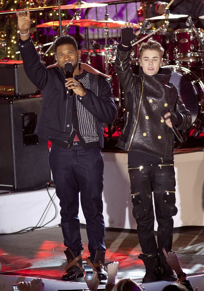 Usher;Justin Bieber;<br>Justin Bieber and Usher Perform for The Pre-Taping of The Rockefeller Center Christmas Tree Lighting