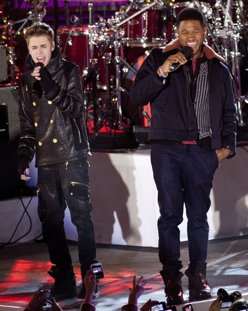 Justin Bieber;Usher;<br>Justin Bieber and Usher Perform for The Pre-Taping of The Rockefeller Center Christmas Tree Lighting