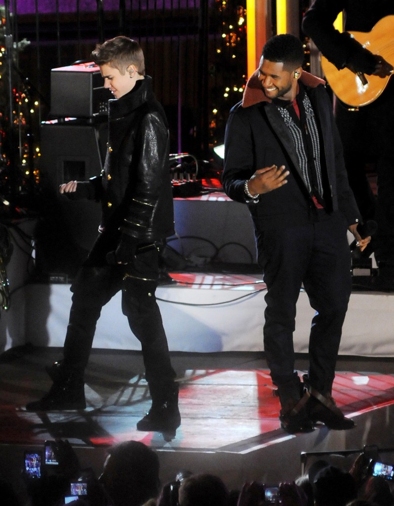 Justin Bieber;Usher;<br>Justin Bieber and Usher Perform for The Pre-Taping of The Rockefeller Center Christmas Tree Lighting