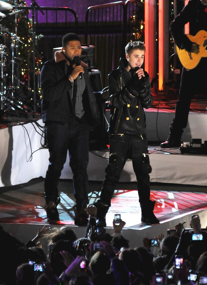Usher;Justin Bieber;<br>Justin Bieber and Usher Perform for The Pre-Taping of The Rockefeller Center Christmas Tree Lighting