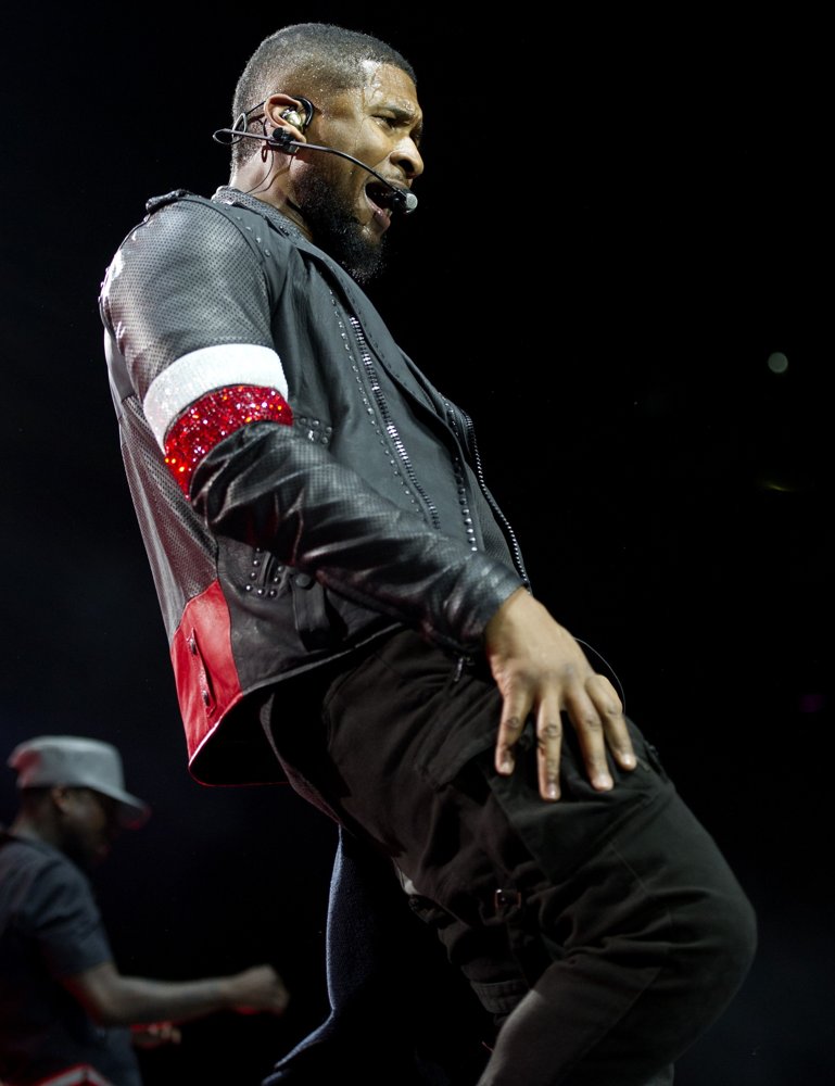 Usher Picture 405 - Usher Performing Live in Concert
