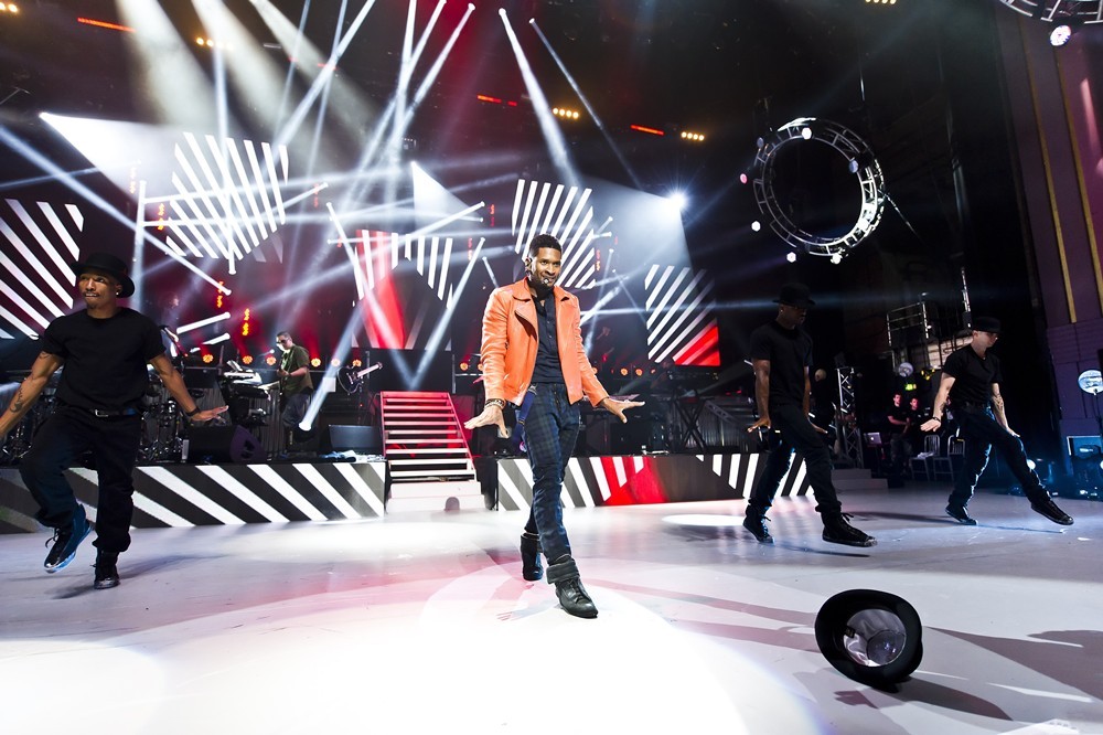 Usher;<br>Usher Performs at The Apollo Hammersmith