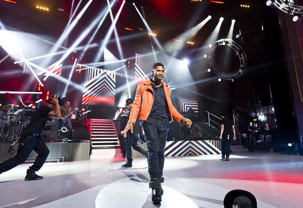 Usher;<br>Usher Performs at The Apollo Hammersmith