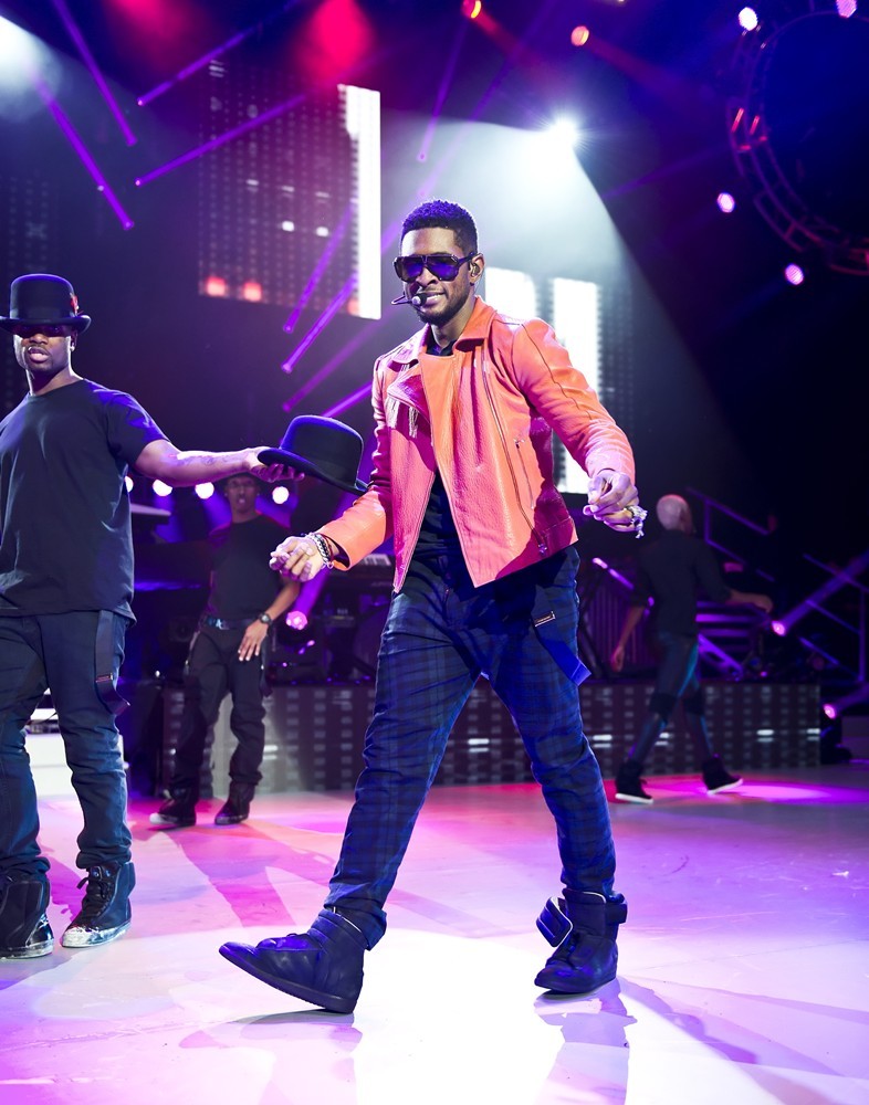 Usher;<br>Usher Performs at The Apollo Hammersmith