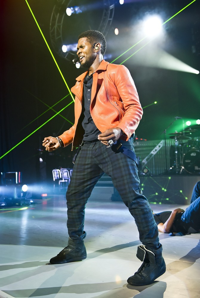 Usher;<br>Usher Performs at The Apollo Hammersmith