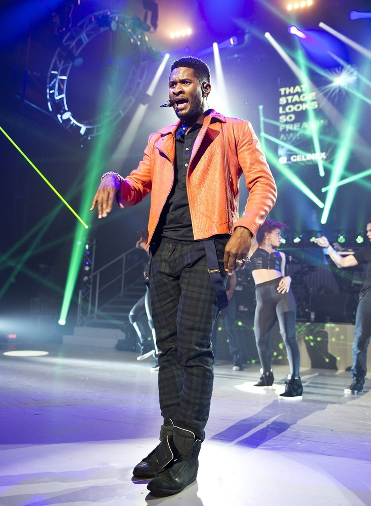 Usher;<br>Usher Performs at The Apollo Hammersmith