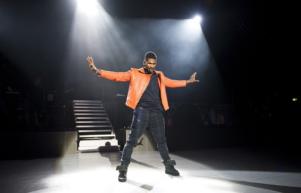 Usher;<br>Usher Performs at The Apollo Hammersmith
