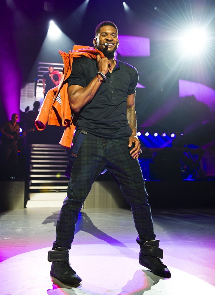 Usher;<br>Usher Performs at The Apollo Hammersmith