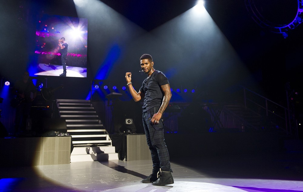 Usher;<br>Usher Performs at The Apollo Hammersmith