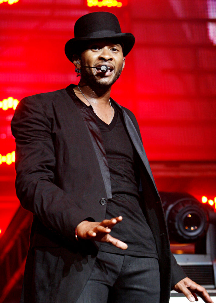 Usher;<br>KIIS FM's 2010 Wango Tango Concert - Show