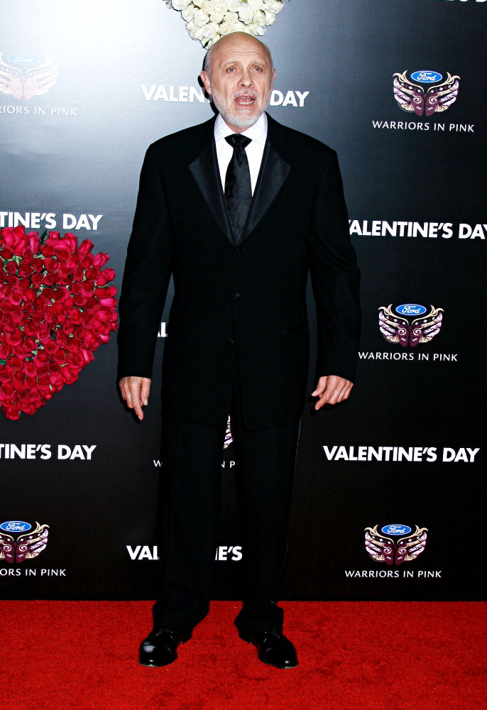 Hector Elizondo;<br>Los Angeles World Premiere of 'Valentine's Day' - Red Carpet