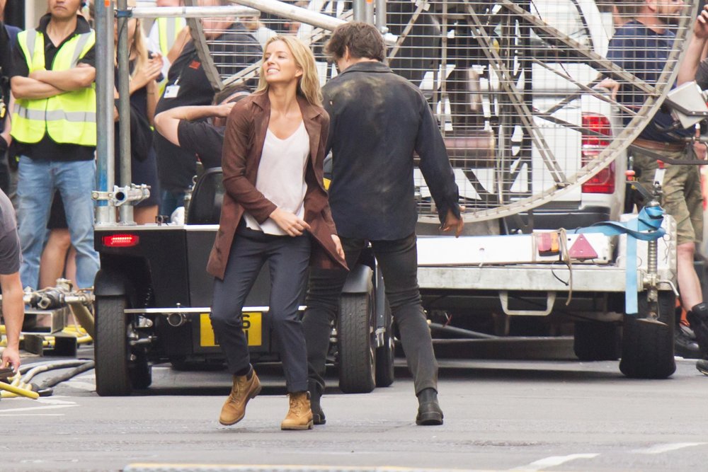 Tom Cruise and Annabelle Wallis Are Spotted Filming The Mummy