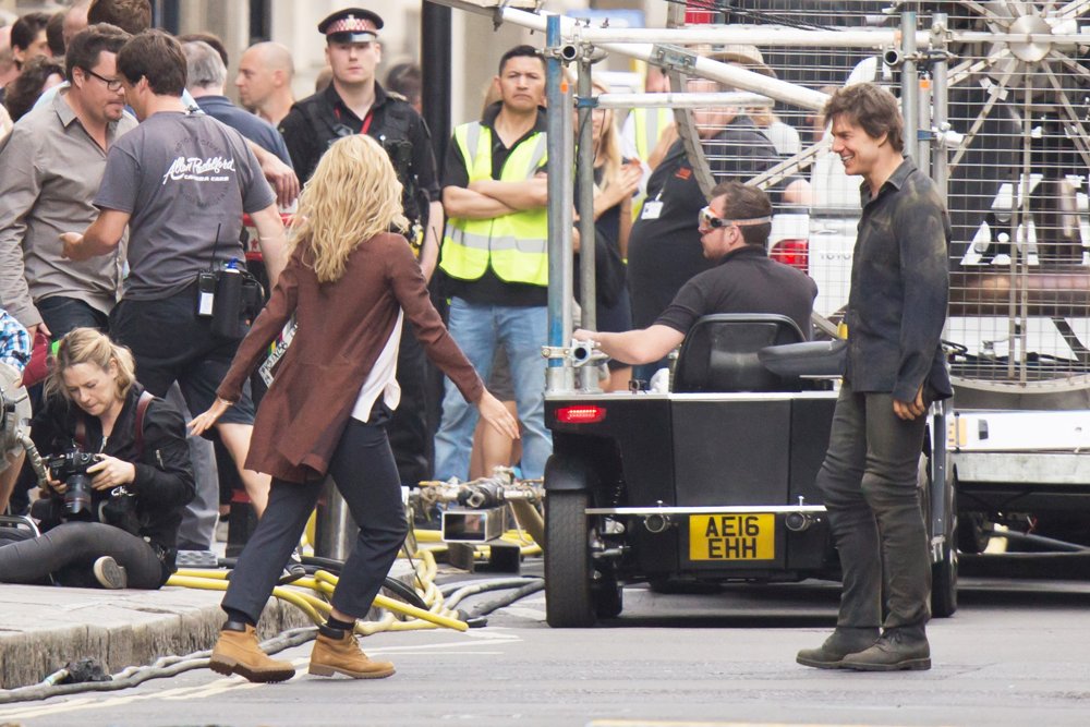 Annabelle Wallis;Tom Cruise;<br>Tom Cruise and Annabelle Wallis Are Spotted Filming The Mummy