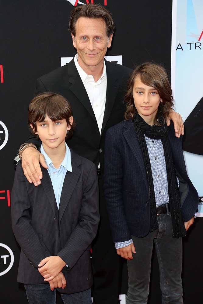 Steven Weber Pictures, Latest News, Videos.