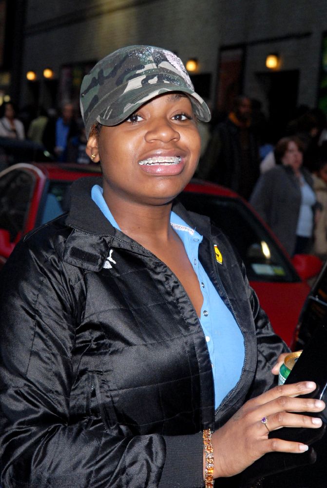 Fantasia Barrino Picture 5 Leaves Stage Door Fantasia Barrino Picture 5 Leaves Stage Door After Rehearsals Of The Color Purple