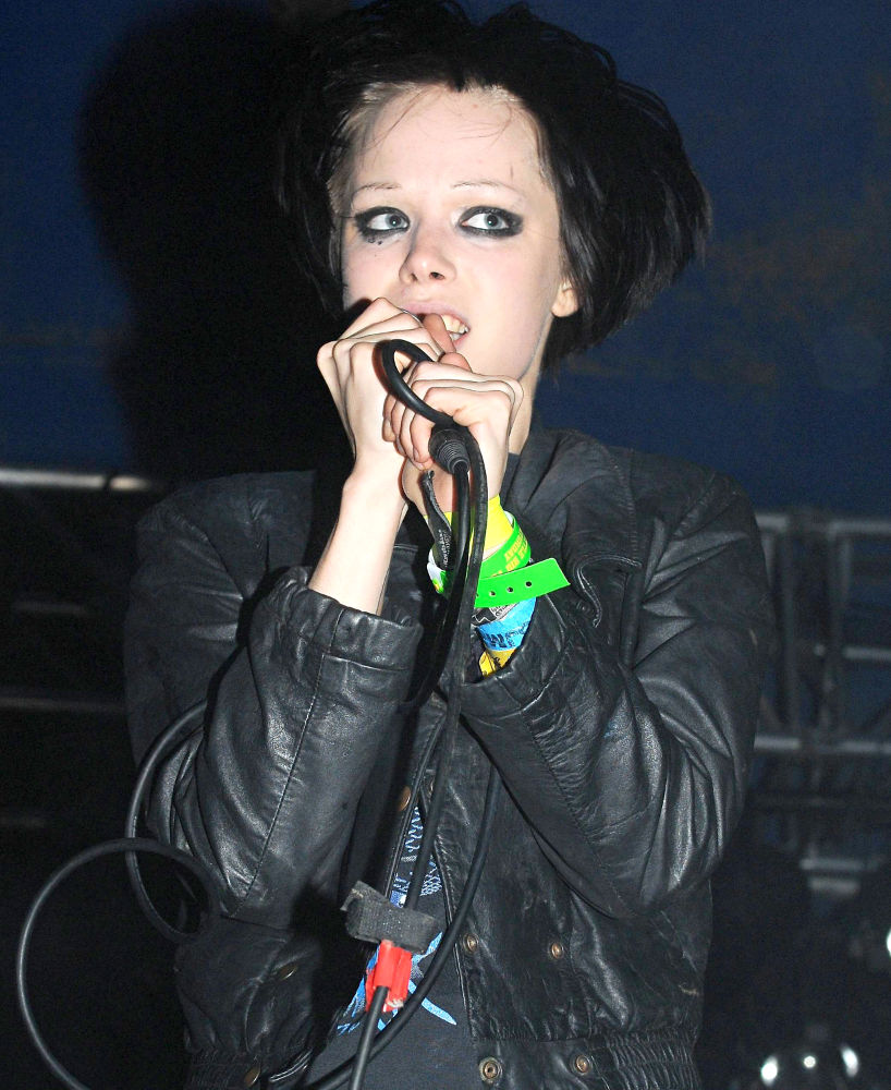 Alice Glass Picture 1 - Crystal Castles Performing at Day 2 of The ...