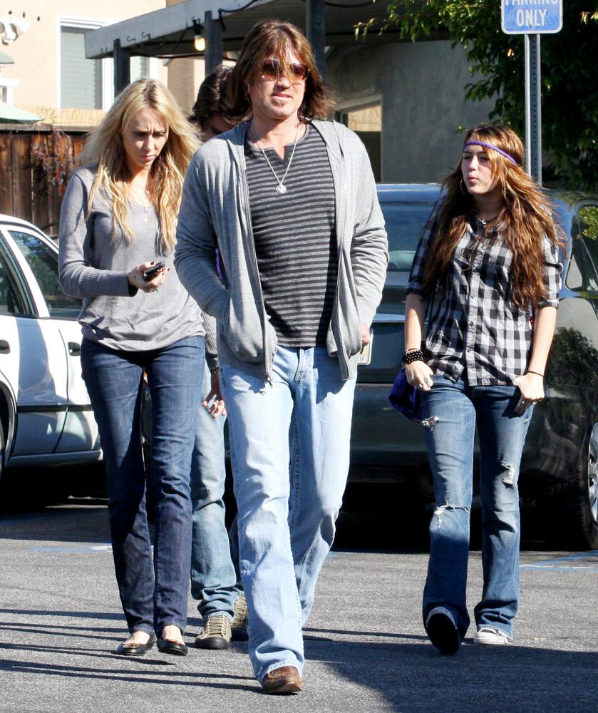 Miley Cyrus Relieved by Parents' Reunion