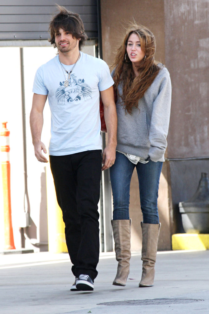Justin Gaston;Miley Cyrus;<br>Miley Cyrus has lunch with her boyfriend Justin Gaston go for ice cream