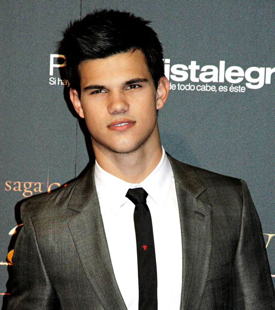 Taylor Lautner;<br>Spanish Fan Party for 'The Twilight Saga: New Moon'