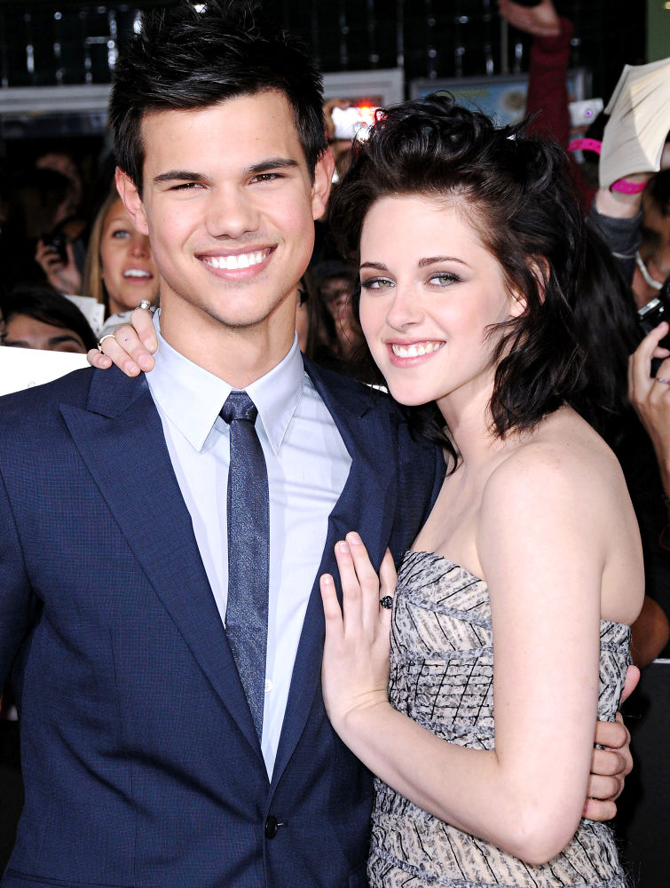 Taylor Lautner;Kristen Stewart;<br>The Los Angeles Premiere of 'The Twilight Saga: New Moon'