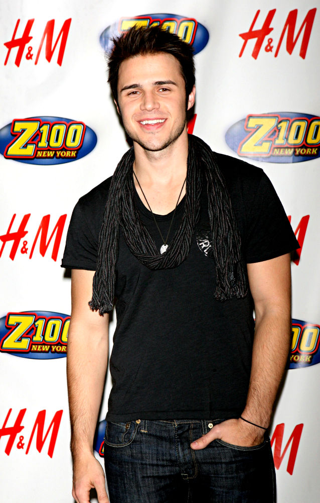 Kris Allen;<br>Z100's Jingle Ball 2009