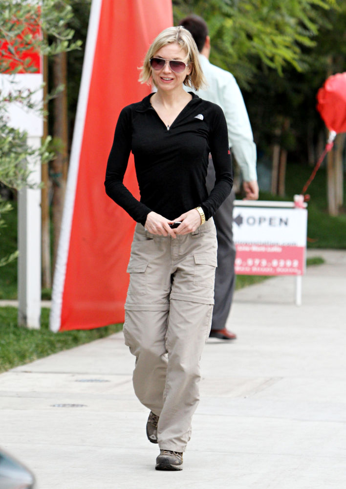 Renee Zellweger;<br>Renee Zellweger  heads out to do her Sunday chores which include, going to the gym and a facial
