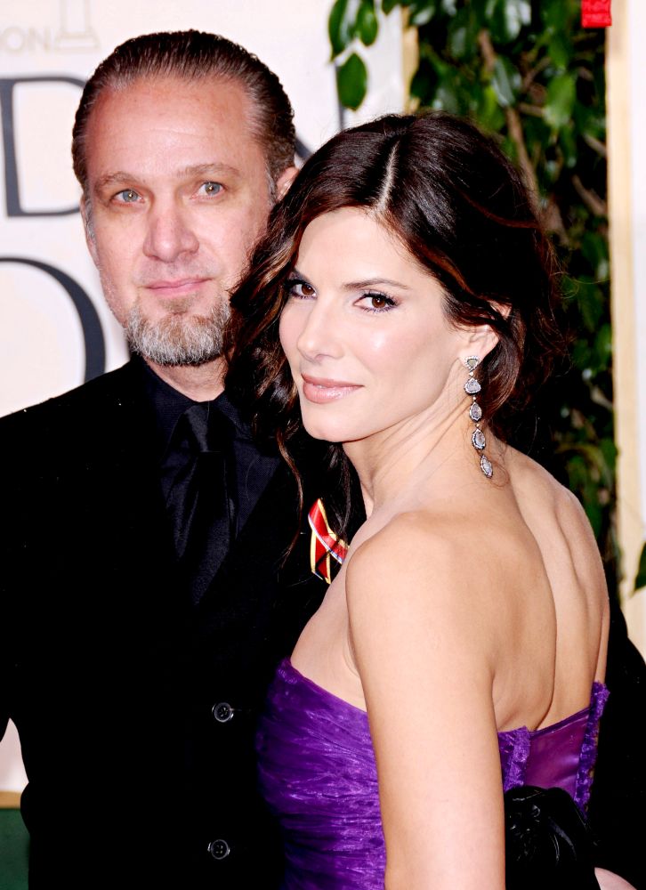 Sandra bullock and jesse james divorce finalized