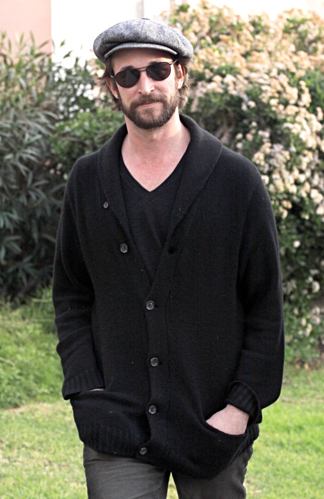 Noah Wyle;<br>Noah Wyle wearing a flat cap and sunglasses, leaves Toast in West Hollywood after having lunch