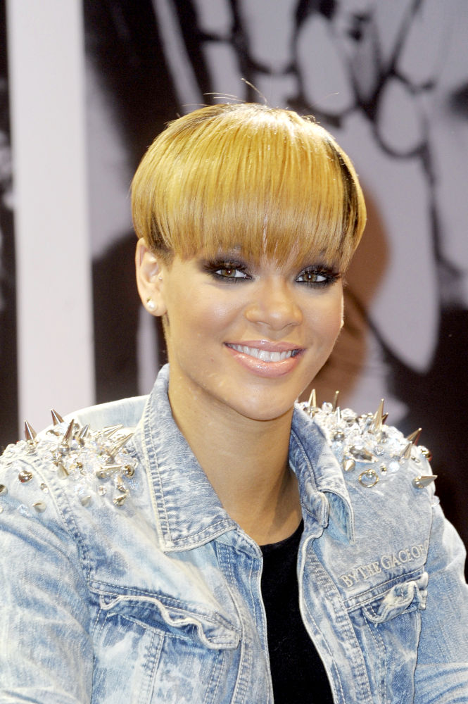 Rihanna Remains No. 1 on Billboard Hot 100