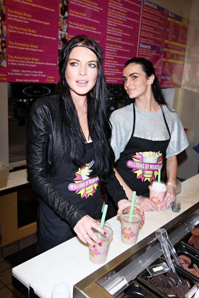 Lindsay and Ali Lohan Want Dad to Be Restrained
