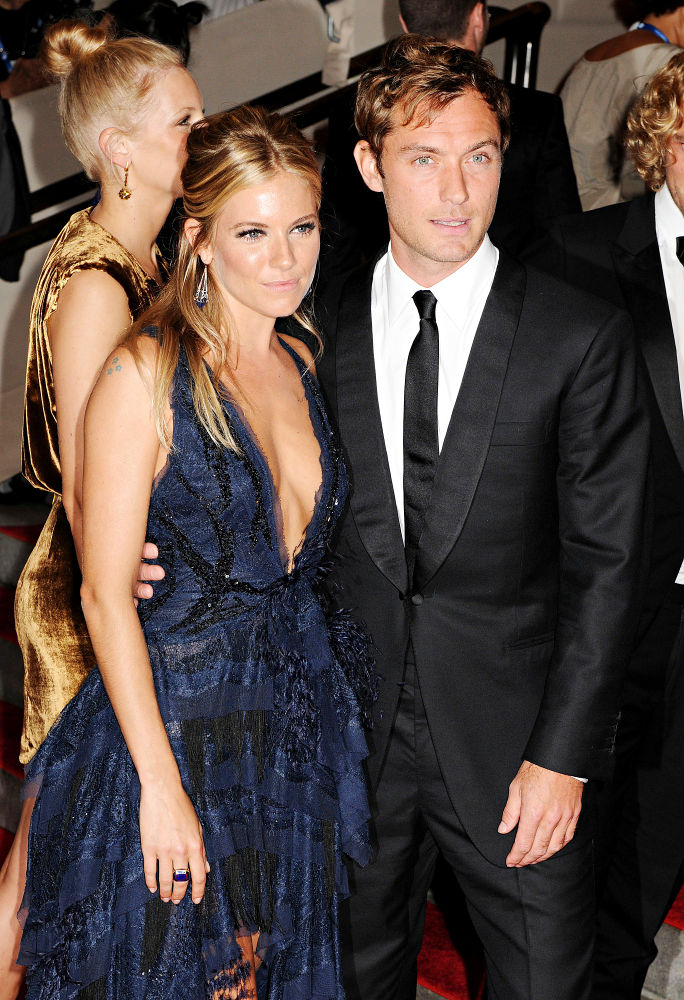 Sienna Miller;Jude Law;<br>The Costume Institute Gala Benefit