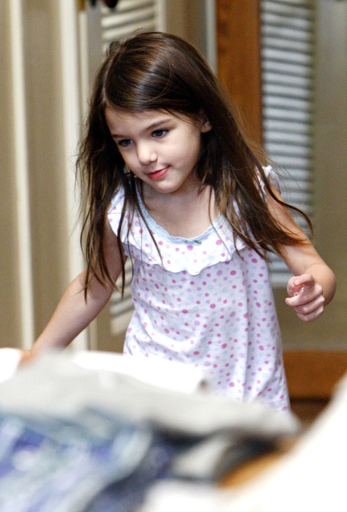 Suri Cruise;<br>Katie Holmes shops on Robertson Boulevard with her daughter