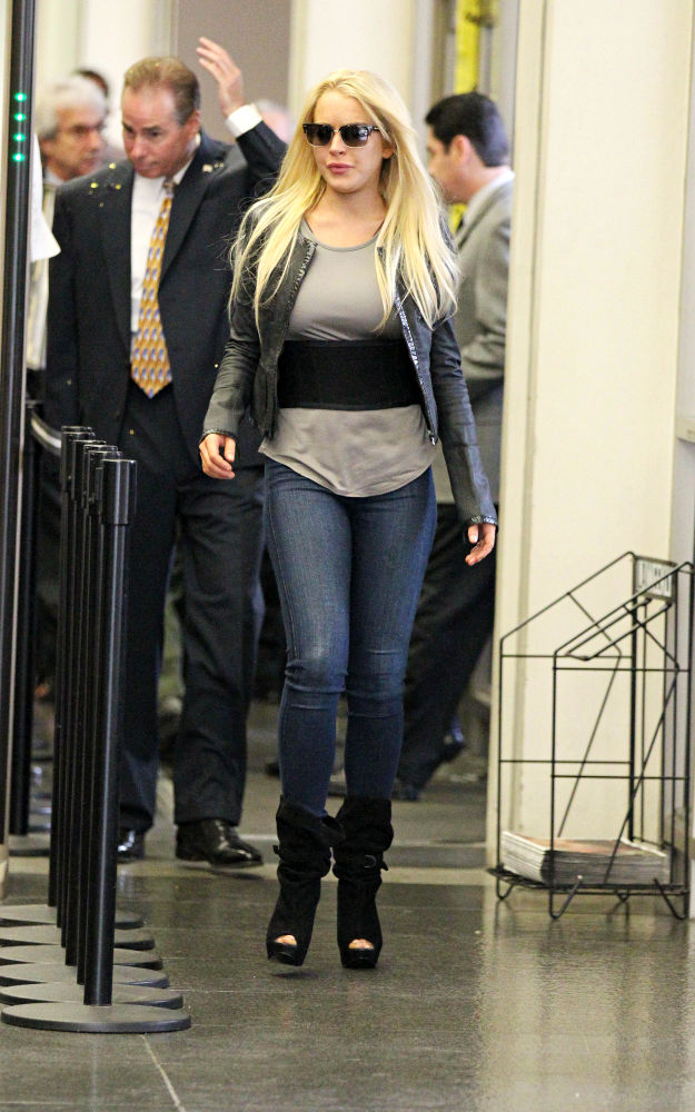 'Scared' Lindsay Lohan Asks for Fans' 'Prayers and Support'