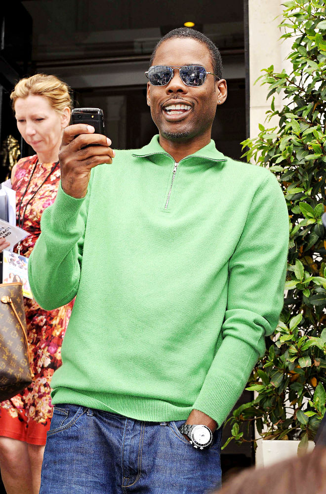 Chris Rock;<br>Chris Rock Filming The Paparazzi with His Mobile Phone