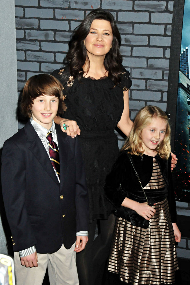 Daphne Zuniga Pictures, Latest News, Videos.