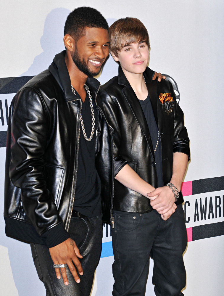Usher;Justin Bieber;<br>2010 American Music Awards - Press Room