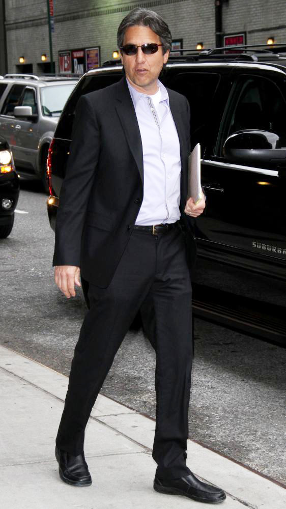 Ray Romano;<br>Celebrities Outside The Ed Sullivan Theater for 'The Late Show with David Letterman'