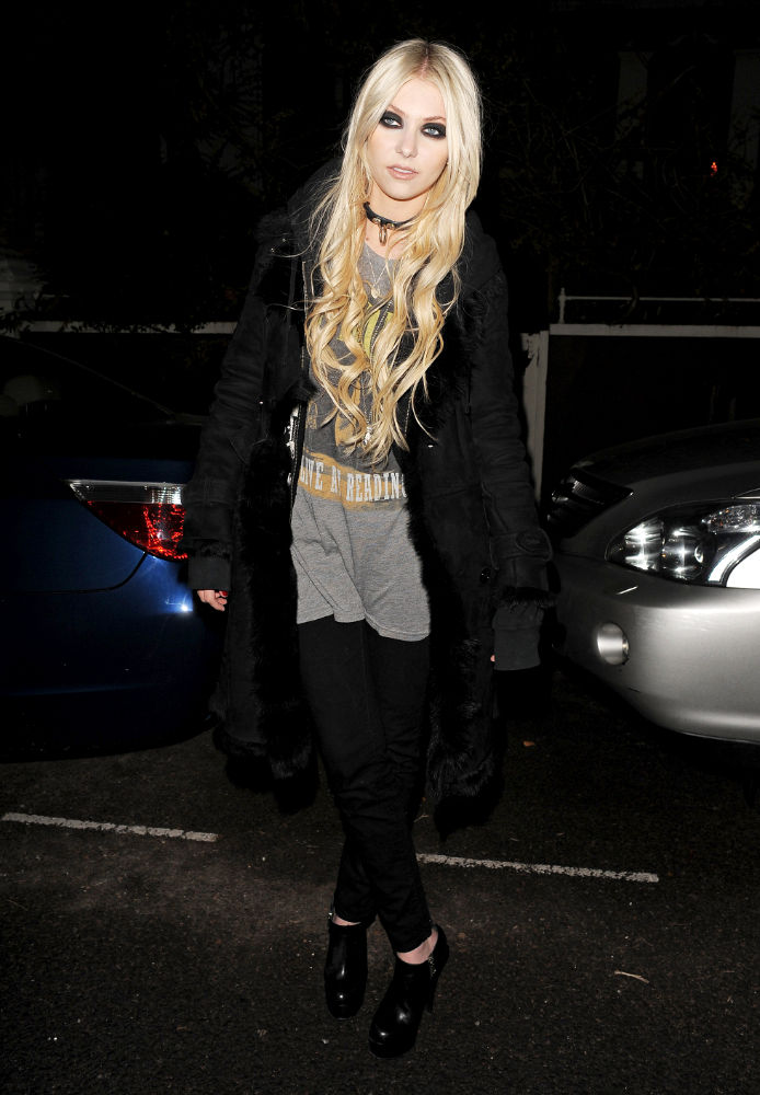 Taylor Momsen;<br>Taylor Momsen Leaving A Private Residence