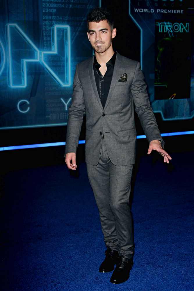 Joe Jonas;Jonas Brothers;<br>Los Angeles Premiere of 