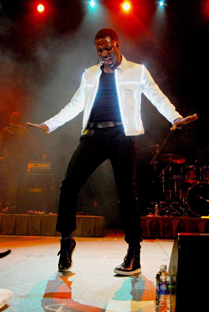 Jason Derulo;<br>The 2010 B96 Jingle Bash Show