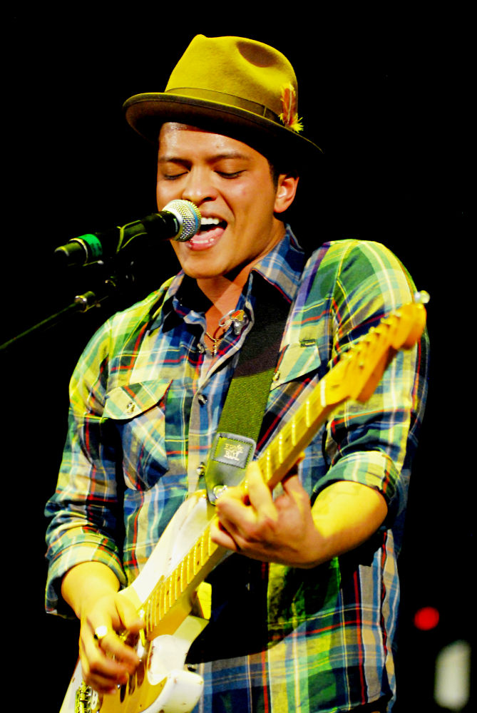 Bruno Mars;<br>The 2010 B96 Jingle Bash Show