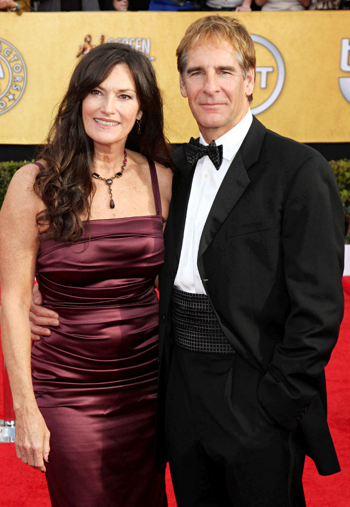 Chelsea Field;Scott Bakula;<br>The 17th Annual Screen Actors Guild Awards (SAG Awards 2011) - Arrivals