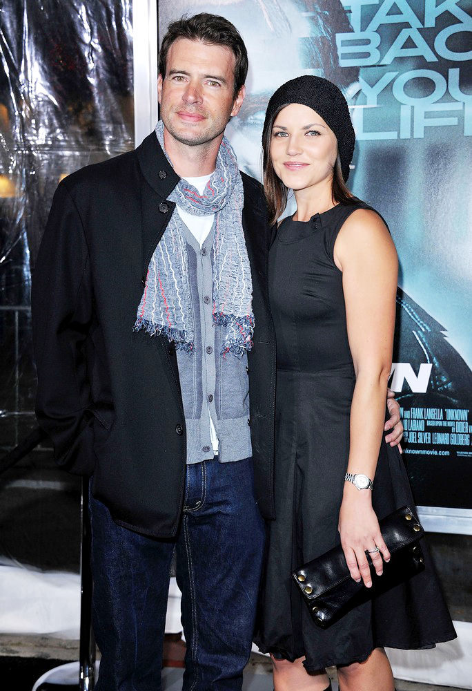 Scott Foley;Marika Dominczyk;<br>The Los Angeles Premiere of 'Unknown' - Arrivals
